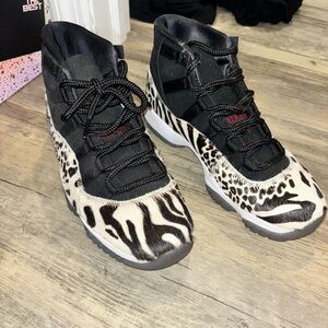 NWT Women's air jordan 11 retro! RARE!